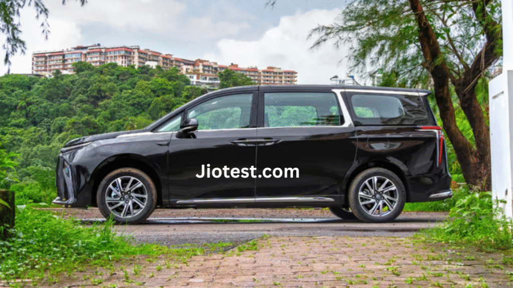 MG M9 Review 2025 – “Your Lounge on the Go” for India’s Luxury Seekers