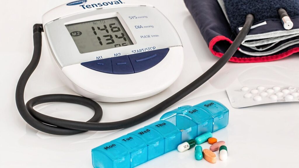 High BP: हाई ब्लड प्रेशर को कंट्रोल कैसे करें