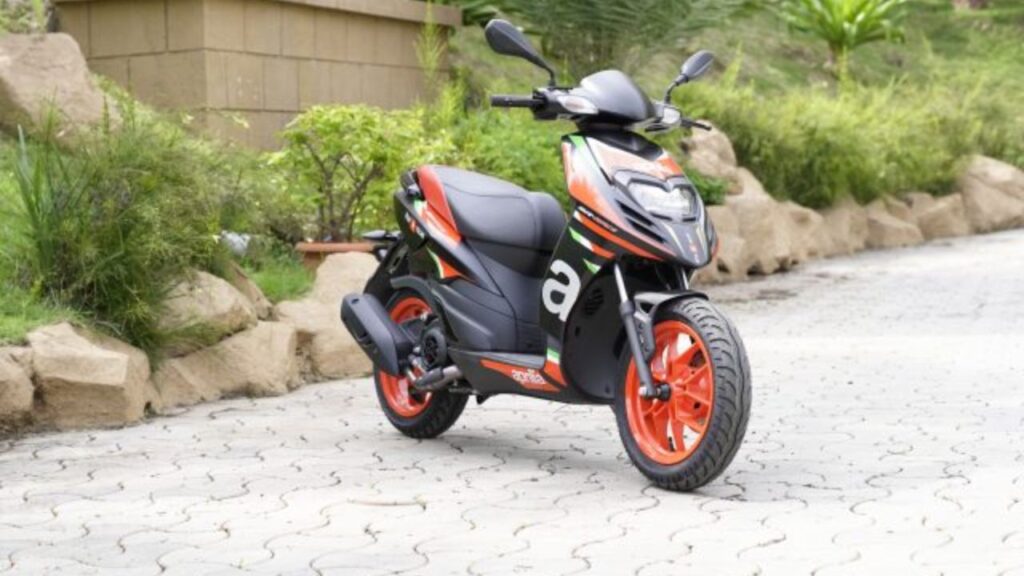 ₹1.32 लाख की कीमत में आने वाला Aprilia SR 160 ABS ब्रेकिंग