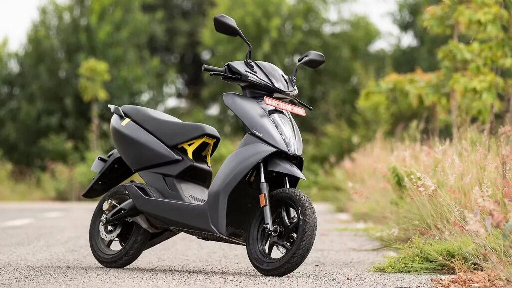 Ather 450S ₹1.41 लाख में लॉन्च, 90km रेंज