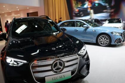 Mercedes profit tumbles
