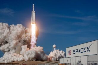 SpaceX ties Musk
